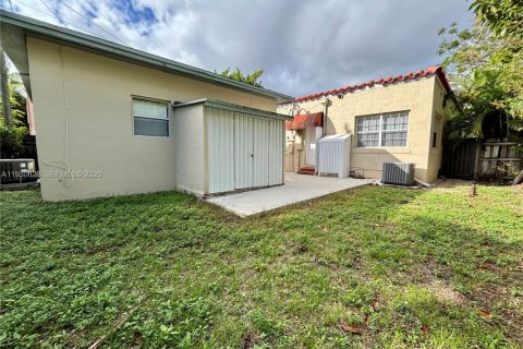 Снять в аренду виллу или дом в Майами, Флорида 2 спальни, 136.94м2, № 1990868 - фото 24