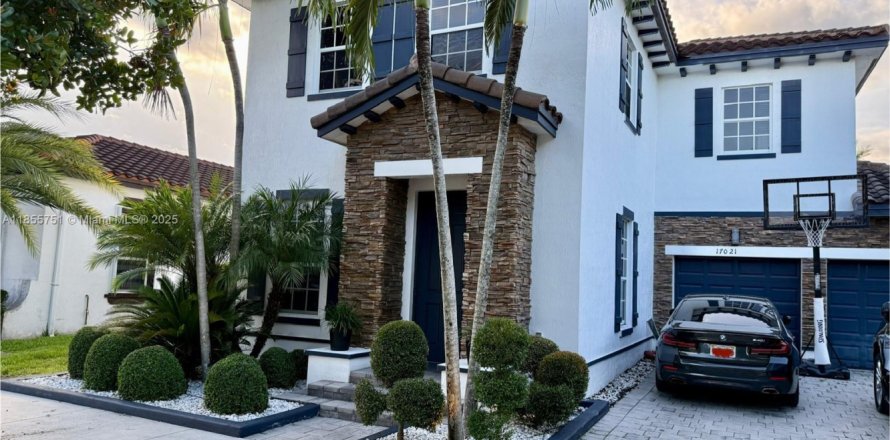 Casa en Miami, Florida 4 dormitorios, 225.66 m2 № 1878830