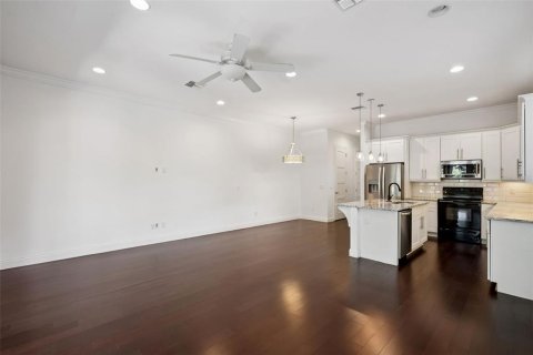 Townhouse in Orlando, Florida 3 bedrooms, 214.98 sq.m. № 2093174 - photo 3