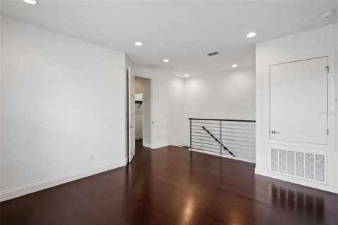 Townhouse in Orlando, Florida 3 bedrooms, 214.98 sq.m. № 2093174 - photo 13