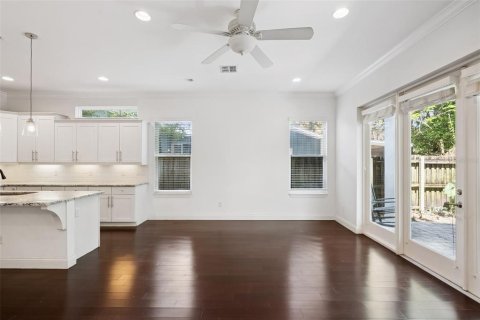 Townhouse in Orlando, Florida 3 bedrooms, 214.98 sq.m. № 2093174 - photo 4