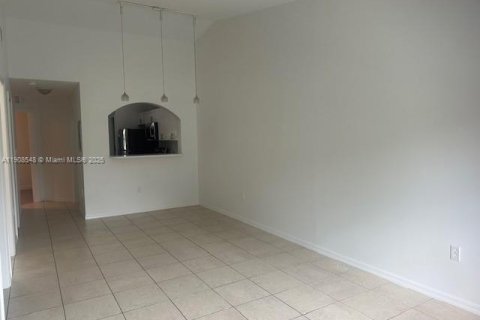 Copropriété à louer à Homestead, Floride: 2 chambres, 75.72 m2 № 1964465 - photo 3