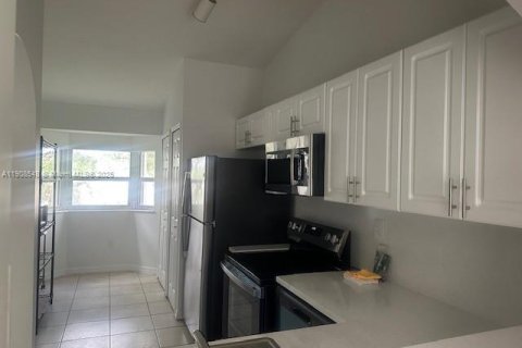 Copropriété à louer à Homestead, Floride: 2 chambres, 75.72 m2 № 1964465 - photo 5