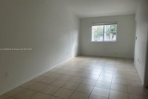 Copropriété à louer à Homestead, Floride: 2 chambres, 75.72 m2 № 1964465 - photo 4