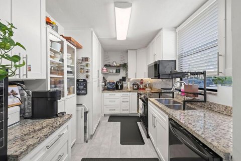 Condo in Coral Springs, Florida, 2 bedrooms № 2247708