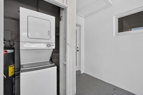 Villa ou maison à louer à Lantana, Floride: 3 chambres, 117.8 m2 № 2281830 - photo 26