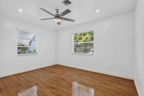 Villa ou maison à louer à Lantana, Floride: 3 chambres, 117.8 m2 № 2281830 - photo 6