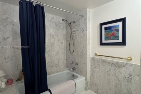 Condo in Fort Lauderdale, Florida, 2 bedrooms  № 1838663 - photo 15