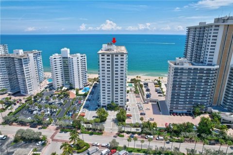 Condo in Fort Lauderdale, Florida, 2 bedrooms  № 1838663 - photo 6