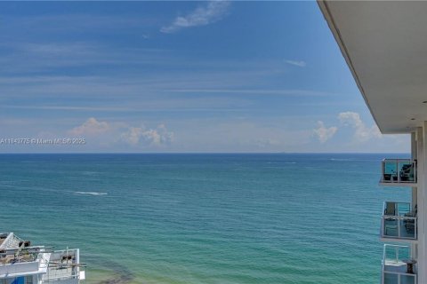 Condo in Fort Lauderdale, Florida, 2 bedrooms  № 1838663 - photo 4
