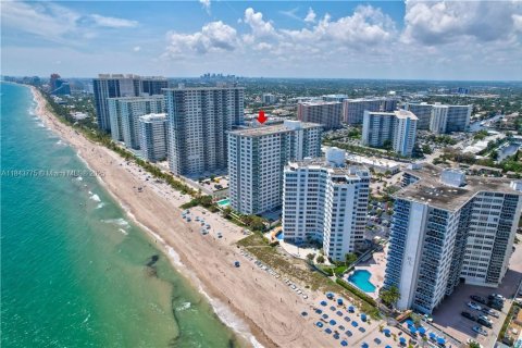 Condo in Fort Lauderdale, Florida, 2 bedrooms  № 1838663 - photo 8