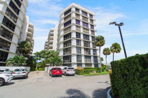 Copropriété à louer à Miami, Floride: 2 chambres, 115.94 m2 № 1728491 - photo 26