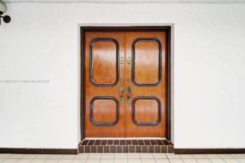 Copropriété à louer à Miami, Floride: 2 chambres, 115.94 m2 № 1728491 - photo 16