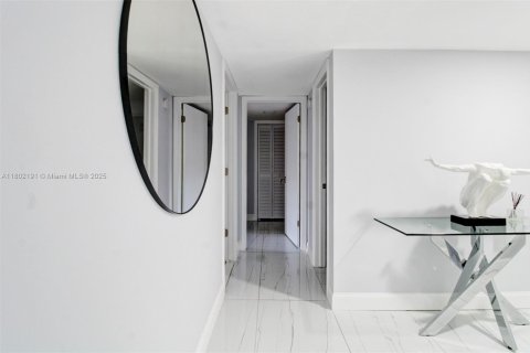 Copropriété à louer à Miami, Floride: 2 chambres, 115.94 m2 № 1728491 - photo 6