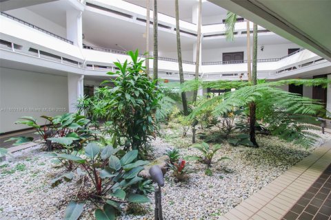 Copropriété à louer à Miami, Floride: 2 chambres, 115.94 m2 № 1728491 - photo 18