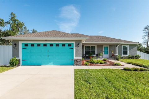 House in Ocala, Florida 3 bedrooms, 145.48 sq.m. № 1908960 - photo 1
