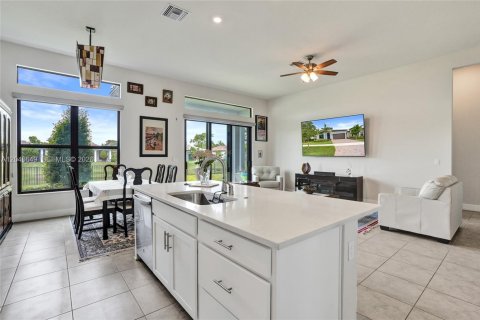 House in Parkland, Florida 3 bedrooms, 163.69 sq.m. № 2247011 - photo 18