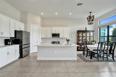 House in Parkland, Florida 3 bedrooms, 163.69 sq.m. № 2247011 - photo 13