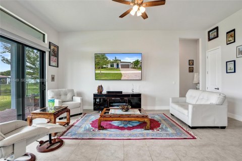 House in Parkland, Florida 3 bedrooms, 163.69 sq.m. № 2247011 - photo 9