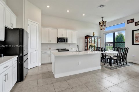 House in Parkland, Florida 3 bedrooms, 163.69 sq.m. № 2247011 - photo 12