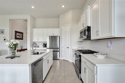 House in Parkland, Florida 3 bedrooms, 163.69 sq.m. № 2247011 - photo 19