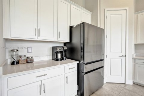 House in Parkland, Florida 3 bedrooms, 163.69 sq.m. № 2247011 - photo 15