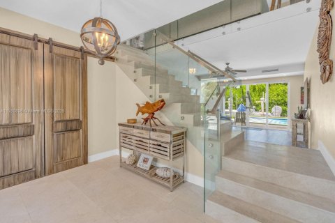 House in Islamorada, Village of Islands, Florida 4 bedrooms № 1705412 - photo 8