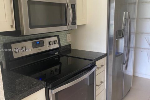 Copropriété à louer à Oakland Park, Floride: 2 chambres, 116.69 m2 № 2170334 - photo 4