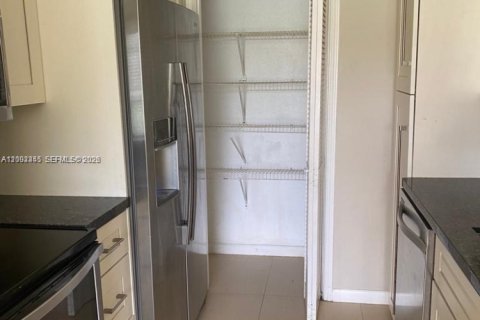 Copropriété à louer à Oakland Park, Floride: 2 chambres, 116.69 m2 № 2170334 - photo 6