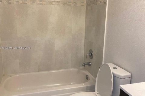 Copropriété à louer à Oakland Park, Floride: 2 chambres, 116.69 m2 № 2170334 - photo 10