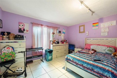 Casa en venta en Miami, Florida, 3 dormitorios, 146.79 m2 № 1874187 - foto 10
