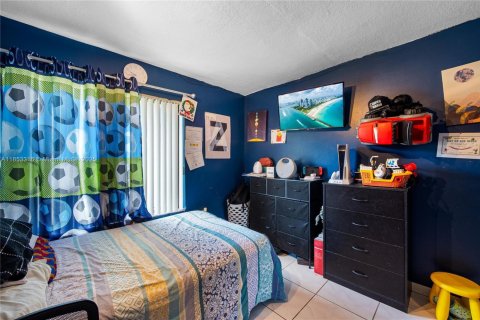 Casa en venta en Miami, Florida, 3 dormitorios, 146.79 m2 № 1874187 - foto 9