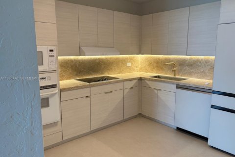 Copropriété à vendre à Surfside, Floride: 2 chambres, 139.35 m2 № 1991741 - photo 10