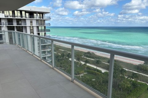 Copropriété à vendre à Surfside, Floride: 2 chambres, 139.35 m2 № 1991741 - photo 2