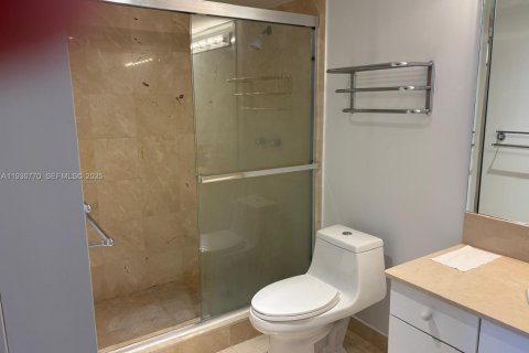 Copropriété à vendre à Surfside, Floride: 2 chambres, 139.35 m2 № 1991741 - photo 14