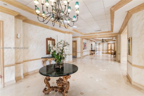 Copropriété à vendre à Surfside, Floride: 2 chambres, 139.35 m2 № 1991741 - photo 30
