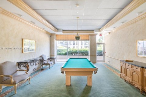 Copropriété à vendre à Surfside, Floride: 2 chambres, 139.35 m2 № 1991741 - photo 25