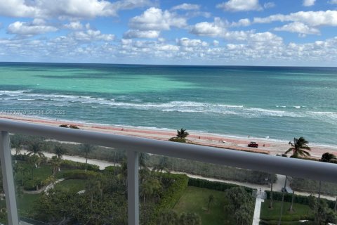 Copropriété à vendre à Surfside, Floride: 2 chambres, 139.35 m2 № 1991741 - photo 1