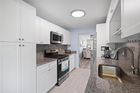 Condominio en venta en Saint Petersburg, Florida, 2 dormitorios, 105.44 m2 № 1534175 - foto 9