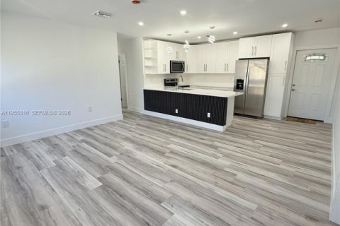 Casa en venta en Lake Park, Florida, 3 dormitorios, 121.14 m2 № 2009762 - foto 8