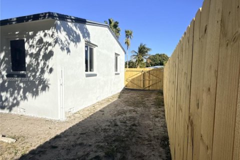 Casa en venta en Lake Park, Florida, 3 dormitorios, 121.14 m2 № 2009762 - foto 19