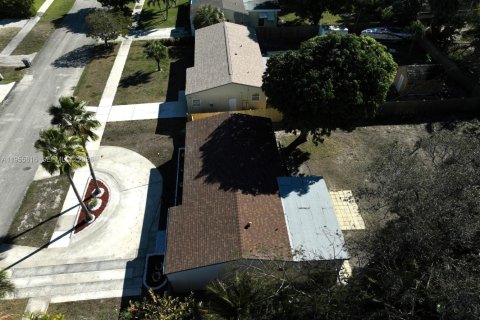 Casa en venta en Lake Park, Florida, 3 dormitorios, 121.14 m2 № 2009762 - foto 3