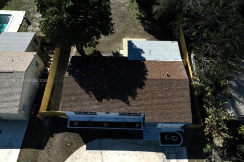 Casa en venta en Lake Park, Florida, 3 dormitorios, 121.14 m2 № 2009762 - foto 4