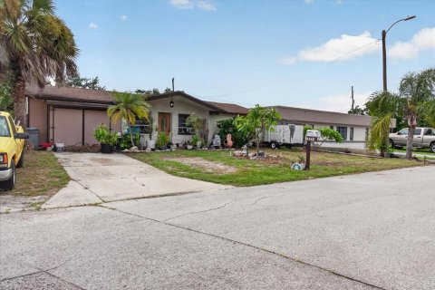 Villa ou maison à vendre à New Port Richey, Floride: 3 chambres, 119.38 m2 № 2237854 - photo 8