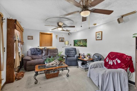 Villa ou maison à vendre à New Port Richey, Floride: 3 chambres, 119.38 m2 № 2237854 - photo 15