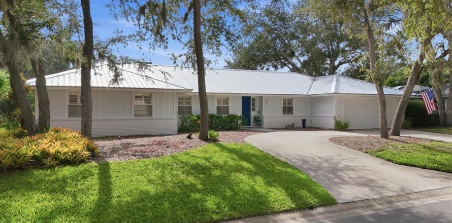 House in Sarasota, Florida 4 bedrooms, 203.83 sq.m. № 2266611