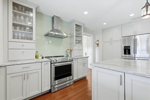 House in Sarasota, Florida 4 bedrooms, 203.83 sq.m. № 2266611 - photo 10