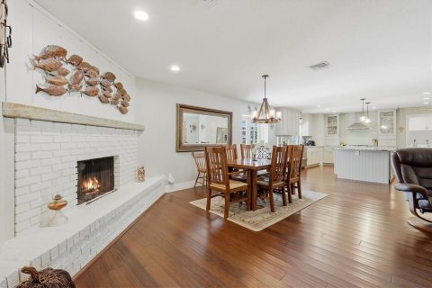 House in Sarasota, Florida 4 bedrooms, 203.83 sq.m. № 2266611 - photo 13