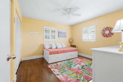 House in Sarasota, Florida 4 bedrooms, 203.83 sq.m. № 2266611 - photo 22