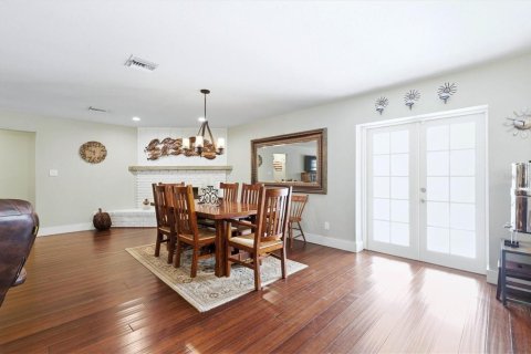 House in Sarasota, Florida 4 bedrooms, 203.83 sq.m. № 2266611 - photo 12